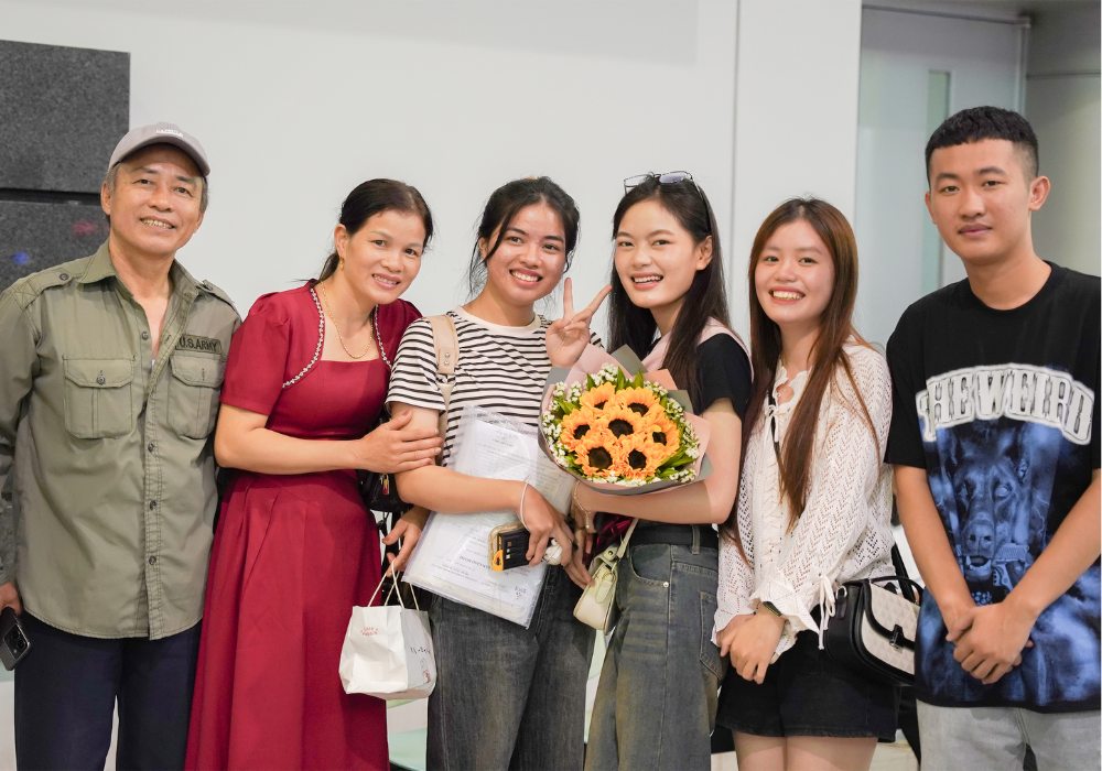 Người thân du học sinh du học nghề Đức ngành trợ lý nha khoa